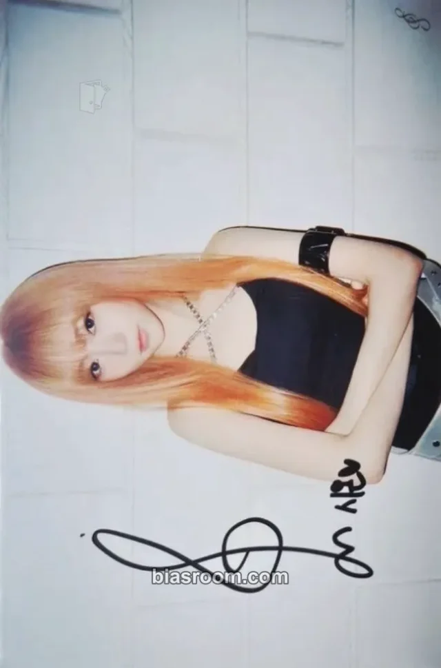 Shion tripleS 4th World Tour <ANDLESS> K-pop photocard