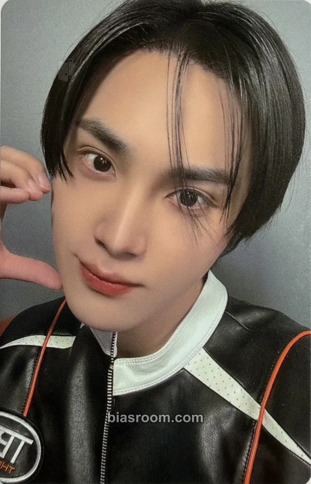Photocard K-pop di Haknyeon THE BOYZ THE B-LAND