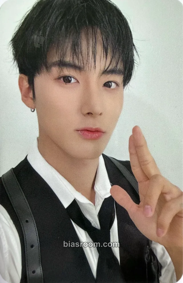Eric THE BOYZ a;effect K-pop photocard