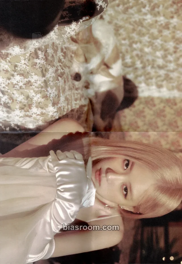 Rosé BLACKPINK Rosé - Season’s Greetings: From HANK & ROSÉ To You 2024 K-pop photocard