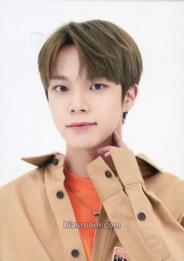 Dongheon VERIVERY 'FACE IT' POP UP SHOP - WELCOME TO VERIWORLD  K-pop photocard