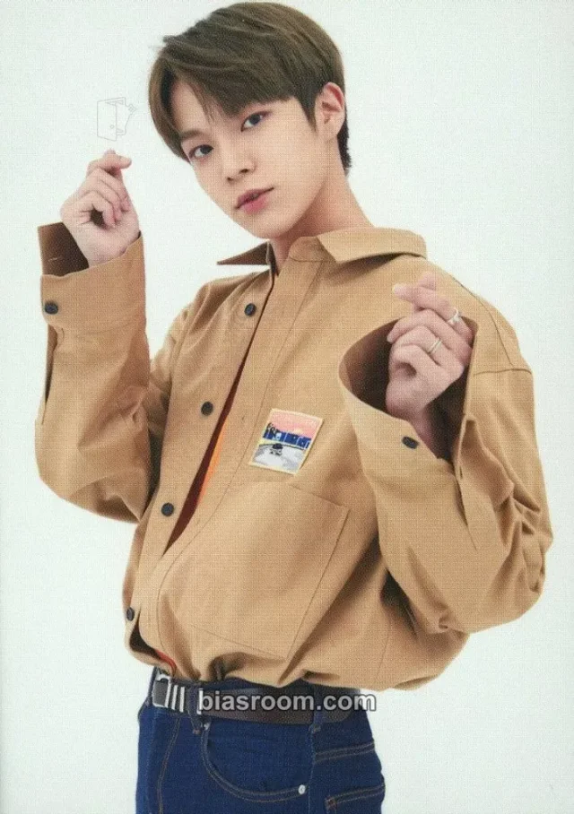 Dongheon VERIVERY 'FACE IT' POP UP SHOP - WELCOME TO VERIWORLD  K-pop photocard