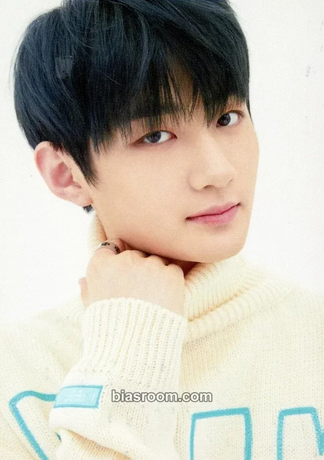 Yongseung VERIVERY 'FACE IT' POP UP SHOP - WELCOME TO VERIWORLD  K-pop photocard