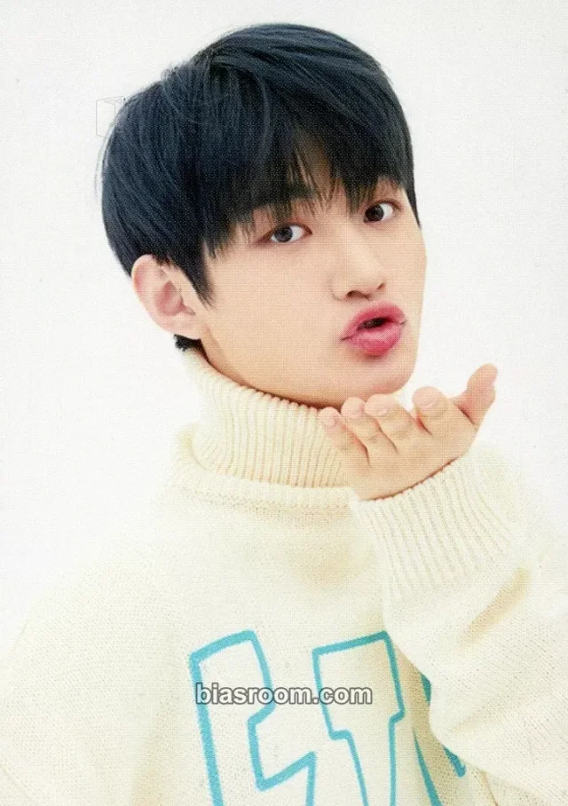 Yongseung VERIVERY 'FACE IT' POP UP SHOP - WELCOME TO VERIWORLD  K-pop photocard