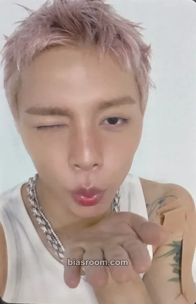 Photocard K-pop di Johnny NCT 127 BLINGY