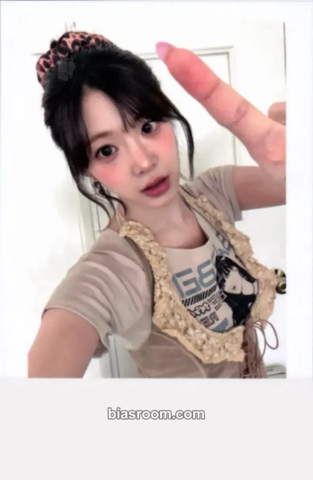 Nien tripleS 4th World Tour <ANDLESS> K-pop photocard