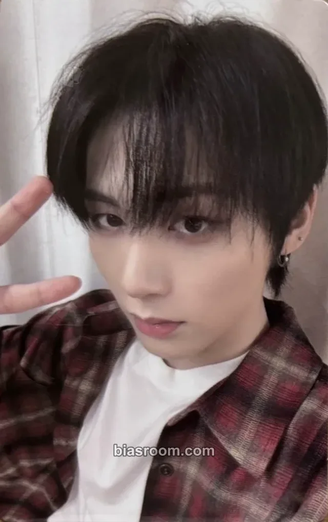 Taesan BOYNEXTDOOR HOME: DELUXE K-pop photocard