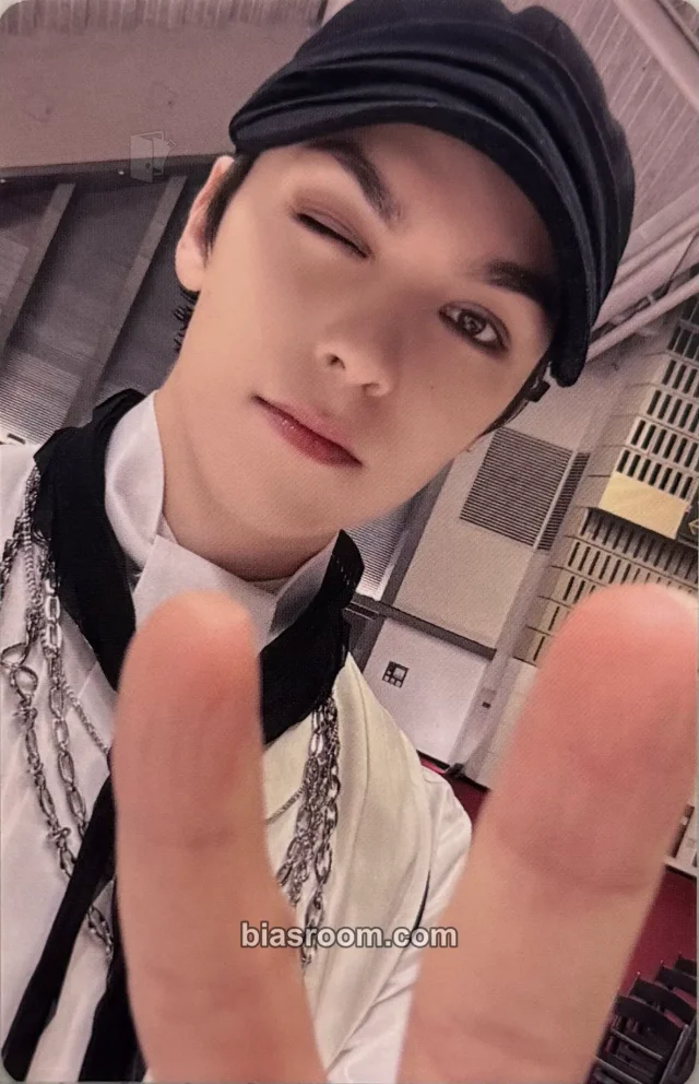 Vernon SEVENTEEN 17 IS RIGHT HERE K-pop Photocard