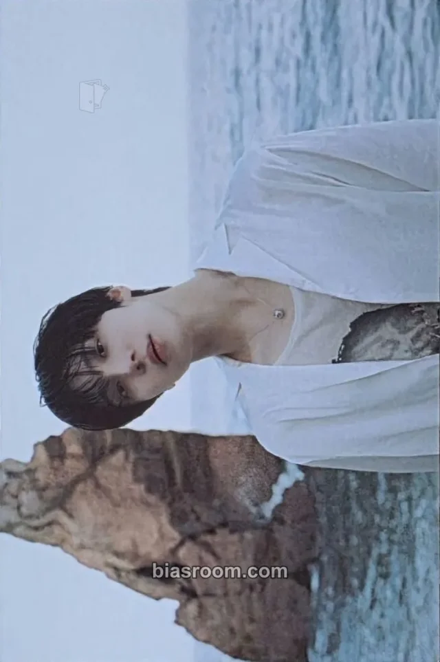 Photocard K-pop Yunho ATEEZ Blue Drift MD - 8th Anniversary