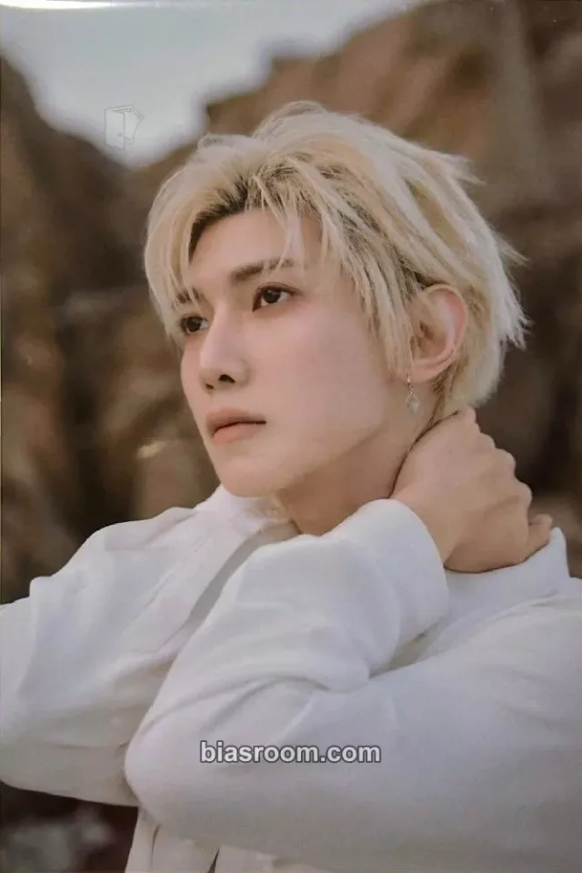 Yeosang ATEEZ Blue Drift MD - 8th Anniversary K-pop Photocard