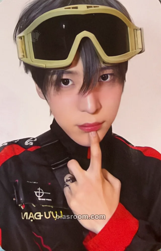 Yunho ATEEZ ANITEEZ IN TREASURE K-pop photocard