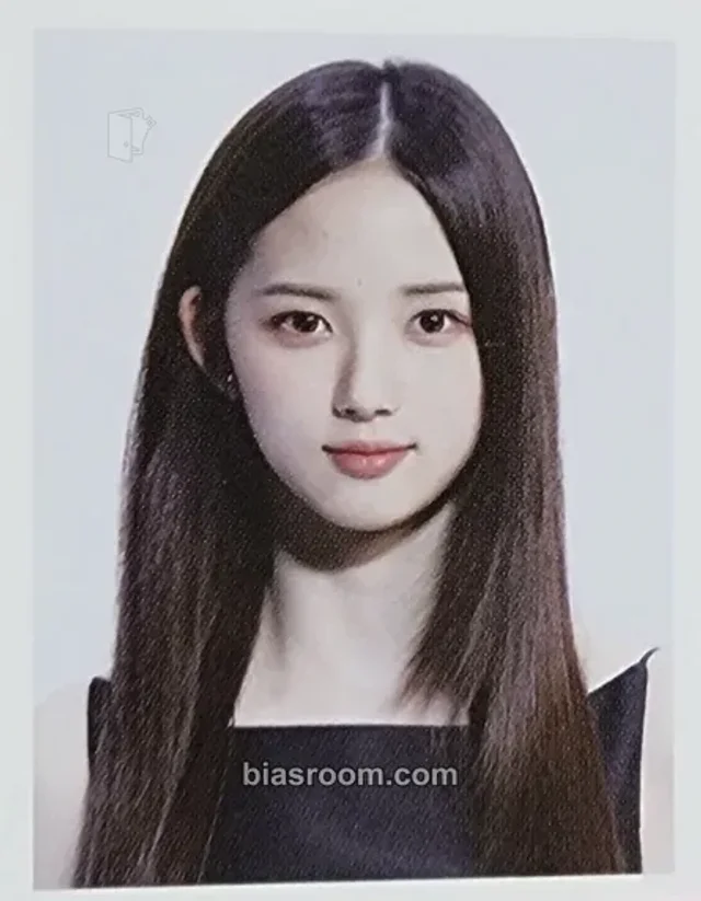 Jiwoo tripleS Queendom Puzzle K-pop photocard