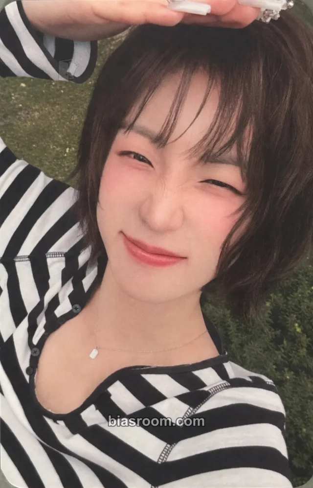 Yuqi i-dle 二十七 (27) K-pop photocard