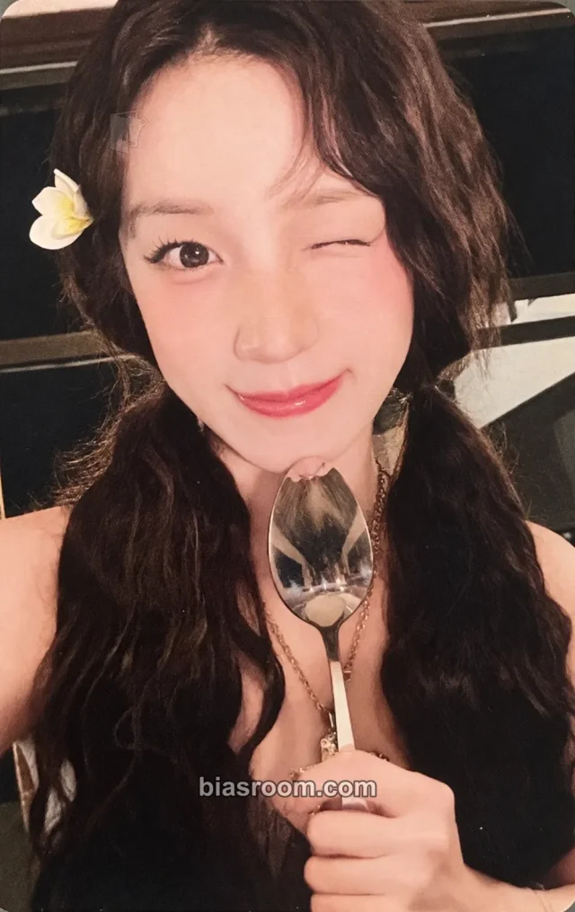 Yuqi i-dle 二十七 (27) K-pop Photocard