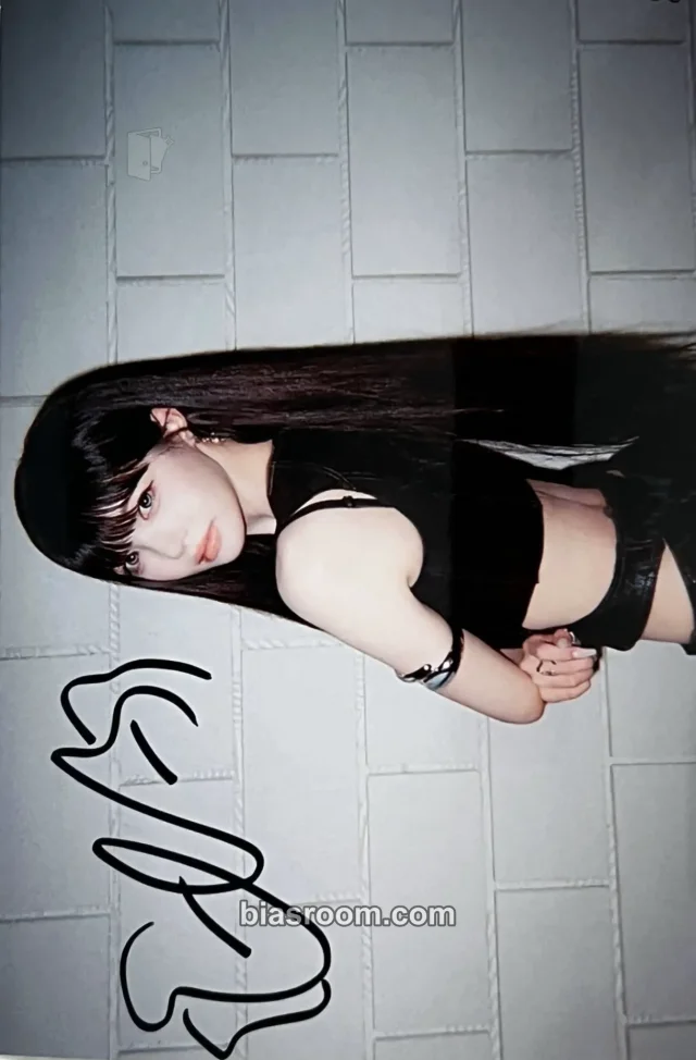 Chaewon tripleS 4th World Tour <ANDLESS> K-pop photocard