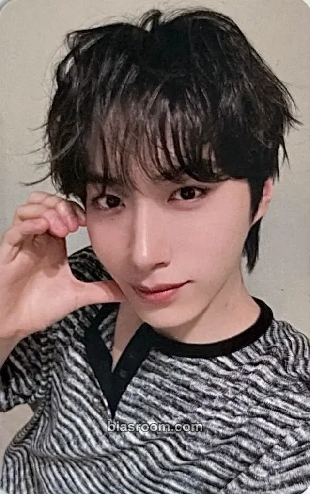 Xion ONEUS 2026 ONEUS FANCON : Welcome to <US’s ISLAND> K-pop photocard