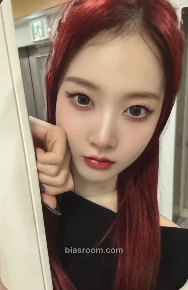 Sieun STAYC S K-pop photocard