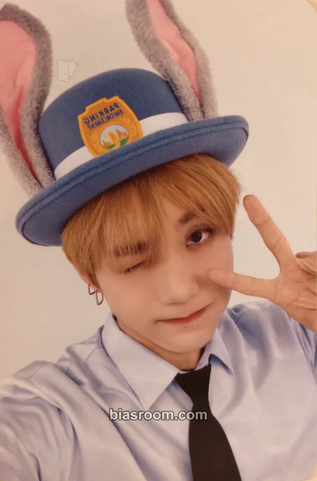 Havit TRENDZ On My Knees K-pop photocard
