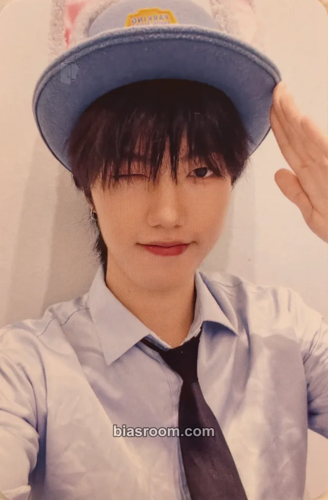 ra.L TRENDZ On My Knees K-pop photocard