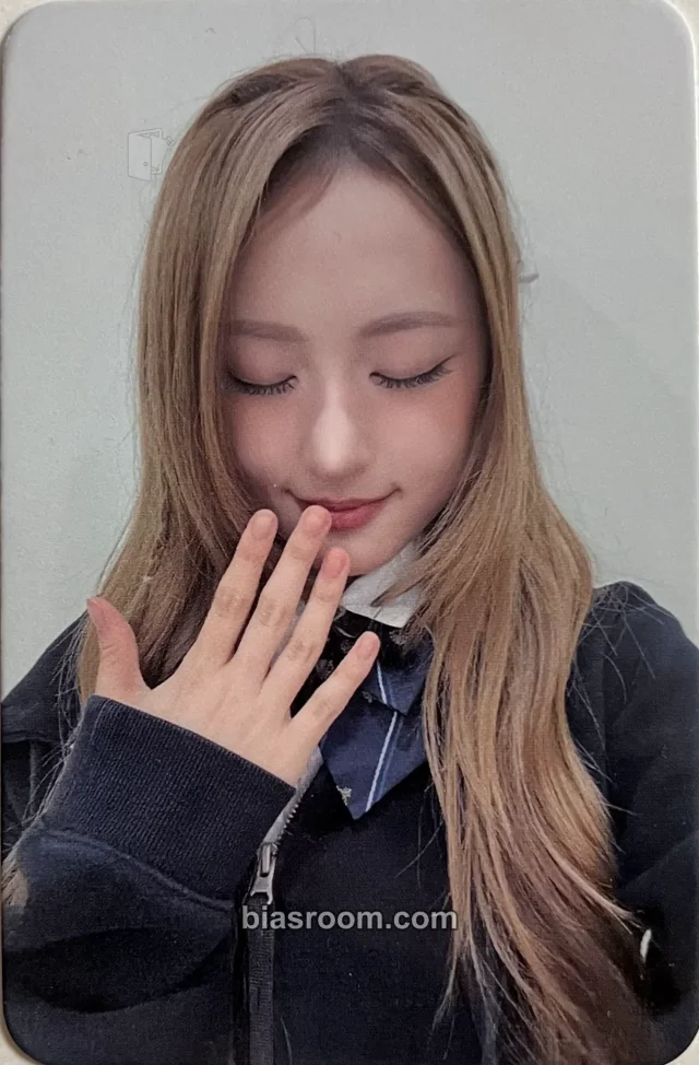 Liuyin HEART OF WOMAN Heart Byte : LEGACY K-pop photocard