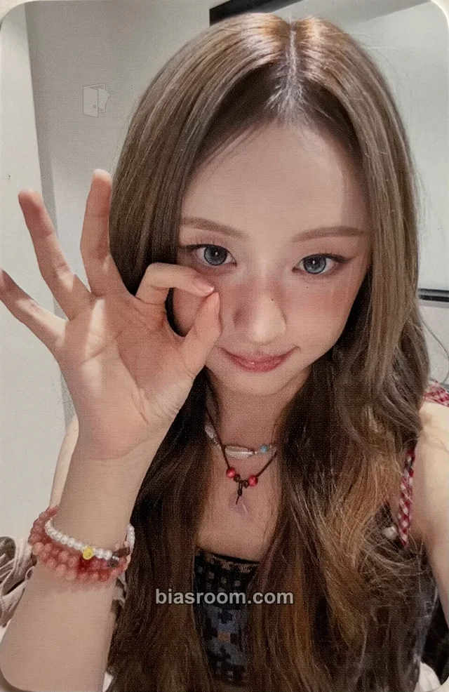 Liuyin HEART OF WOMAN Heart Byte : LEGACY K-pop photocard