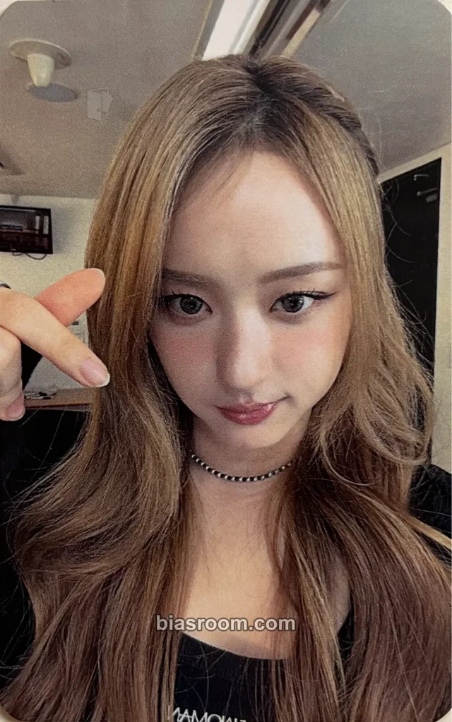 Liuyin HEART OF WOMAN Heart Byte : LEGACY K-pop photocard