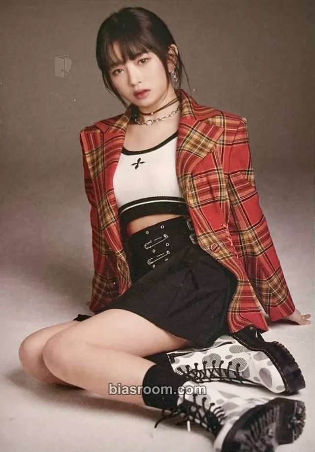 Photocard K-pop Rei IVE IVE x SCawaii! Magazine May 2022
