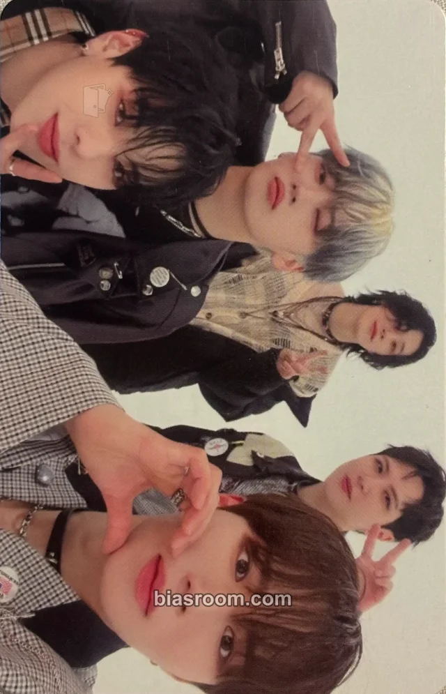 WEi WAVE K-pop photocard