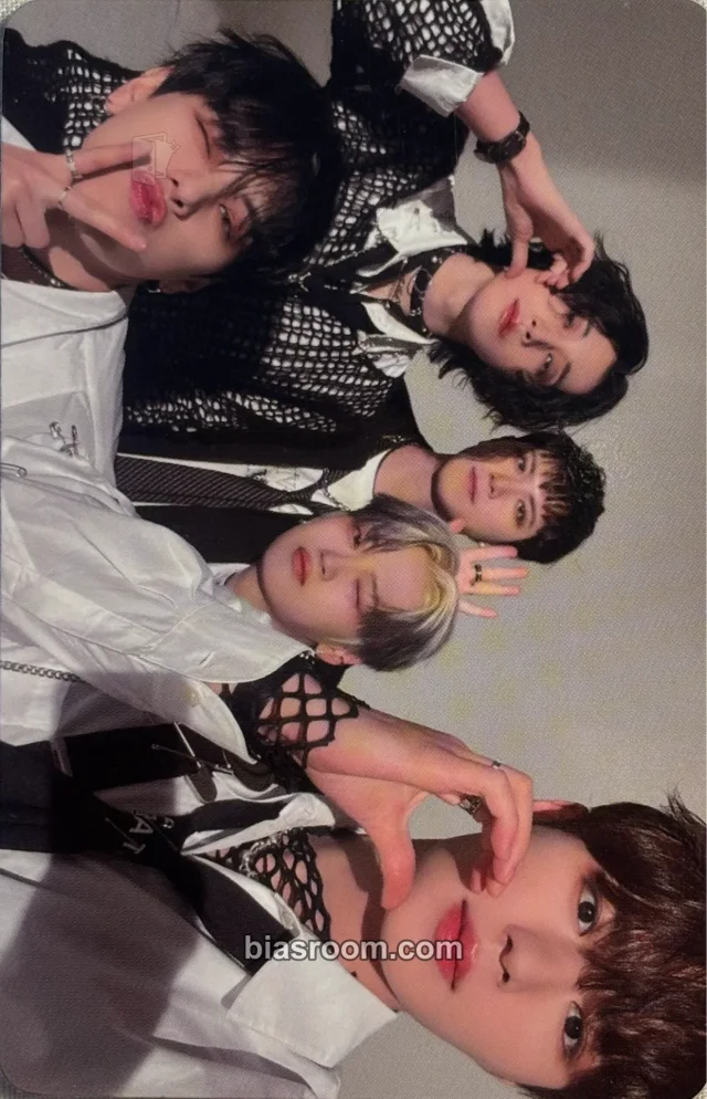 WEi WAVE K-pop photocard
