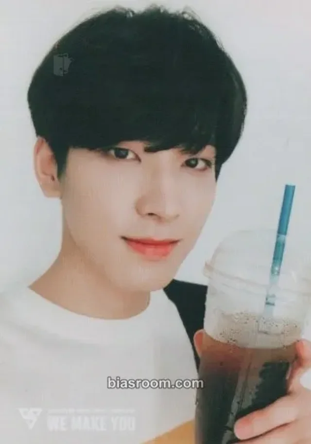 Wonwoo SEVENTEEN [WE MAKE YOU] SHOWCASE K-pop Photocard