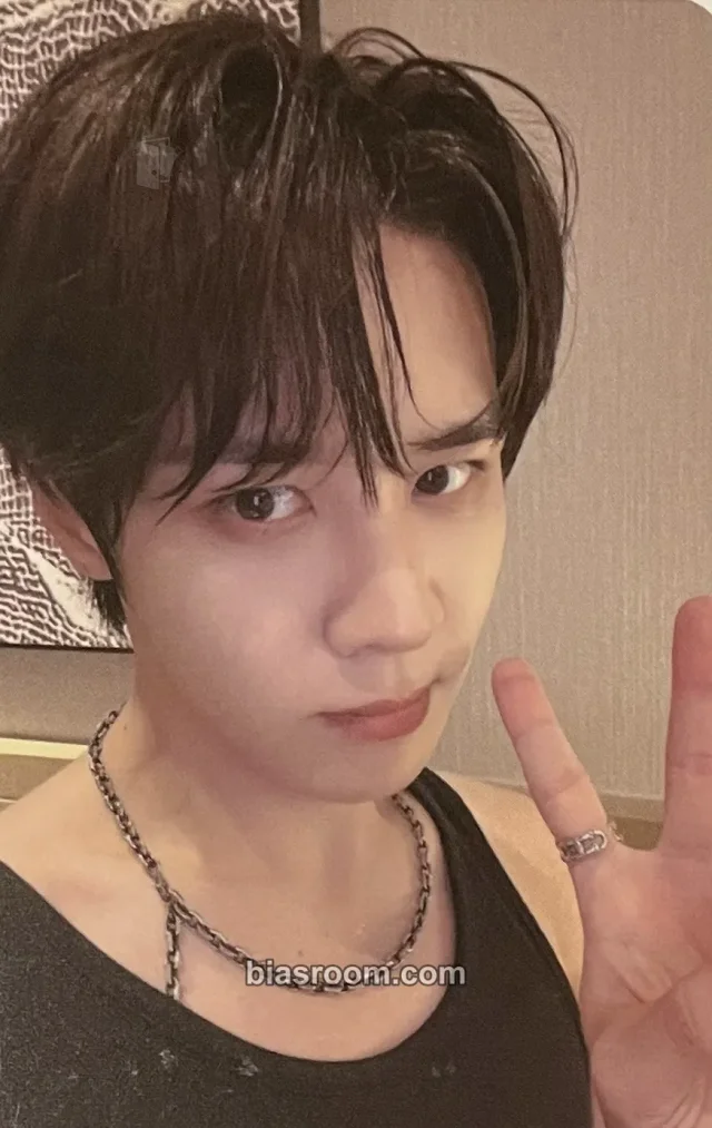 Kun WayV Vision Wings K-pop Photocard