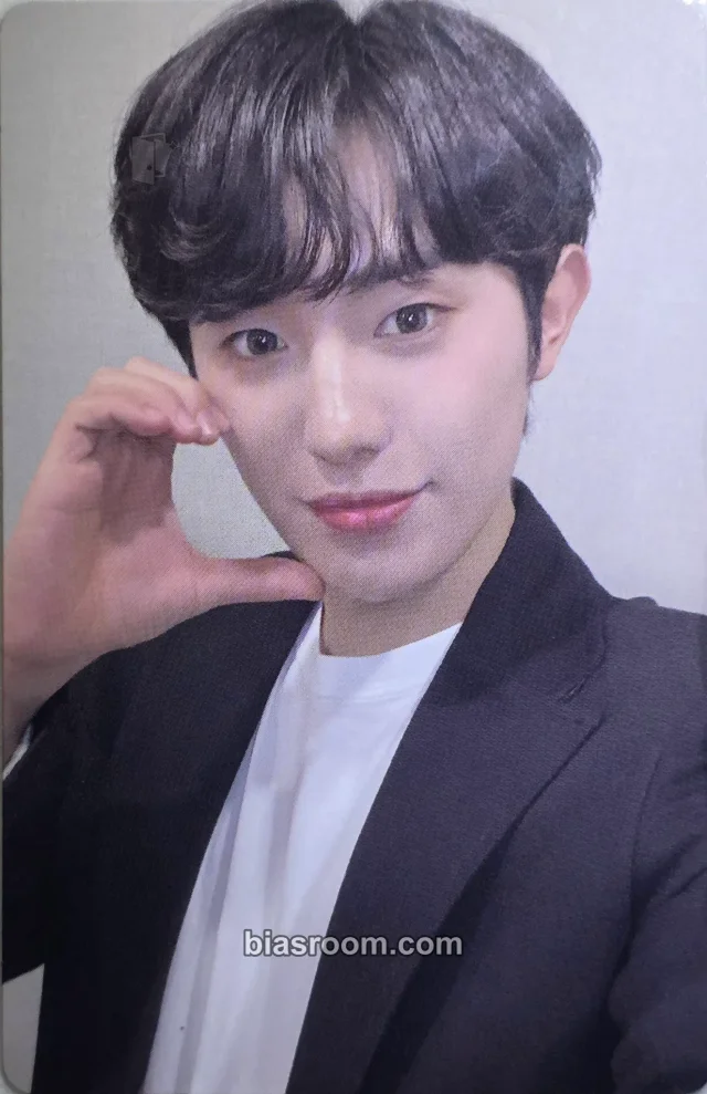 Mill OnlyOneOf Things I Can’t Say LOve - OnlyOneOf 2024 World Tour - dOpamine K-pop photocard