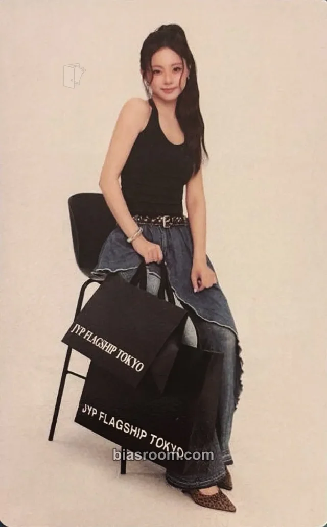 Tzuyu TWICE JYP FLAGSHIP TOKYO K-pop photocard