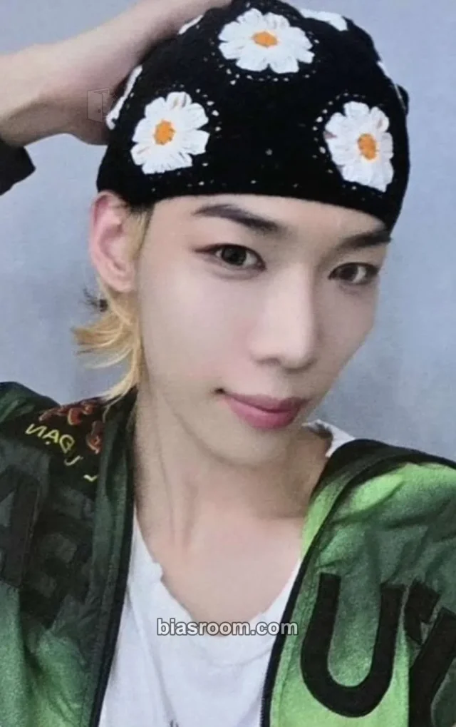 Robin n.SSign Itty Bitty K-pop photocard