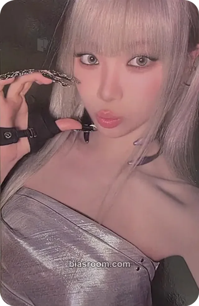 Photocard K-pop di Kim Chaewon LE SSERAFIM Made My Night