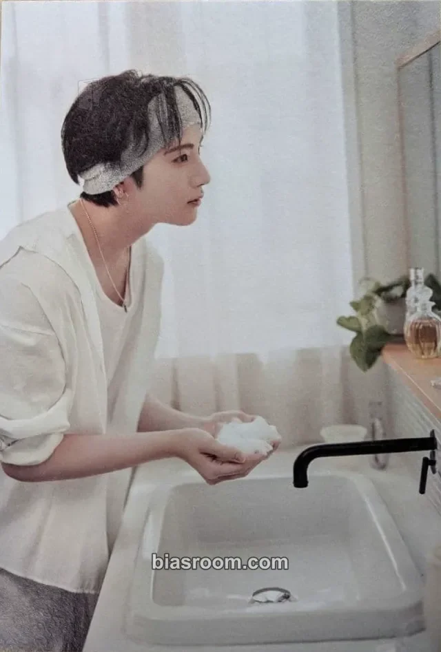Yuma &TEAM 2026 Seasons Greetings K-pop photocard