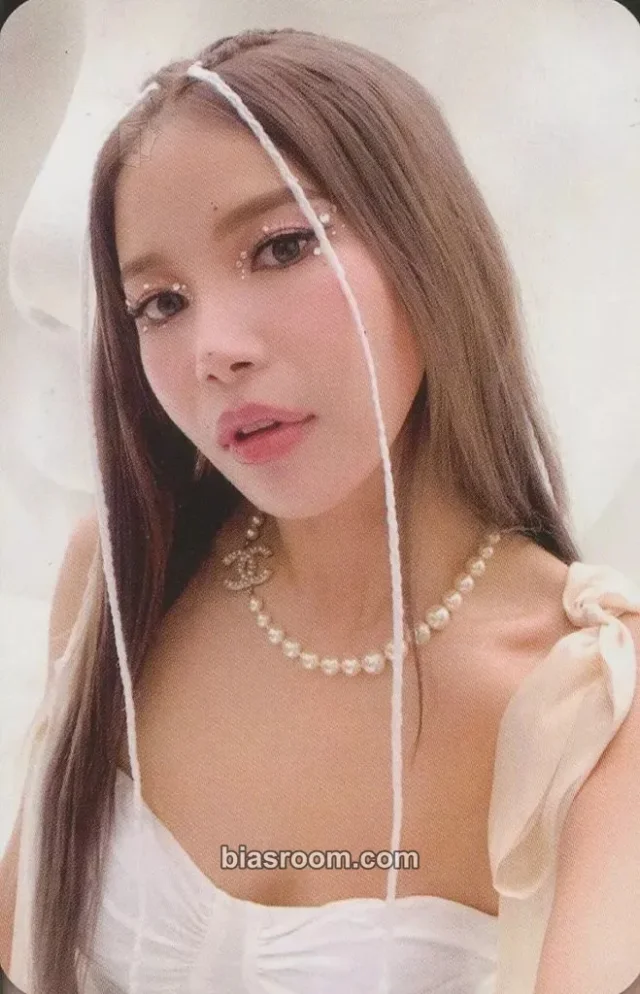 Solar MAMAMOO 容: Face (Solar) K-pop photocard