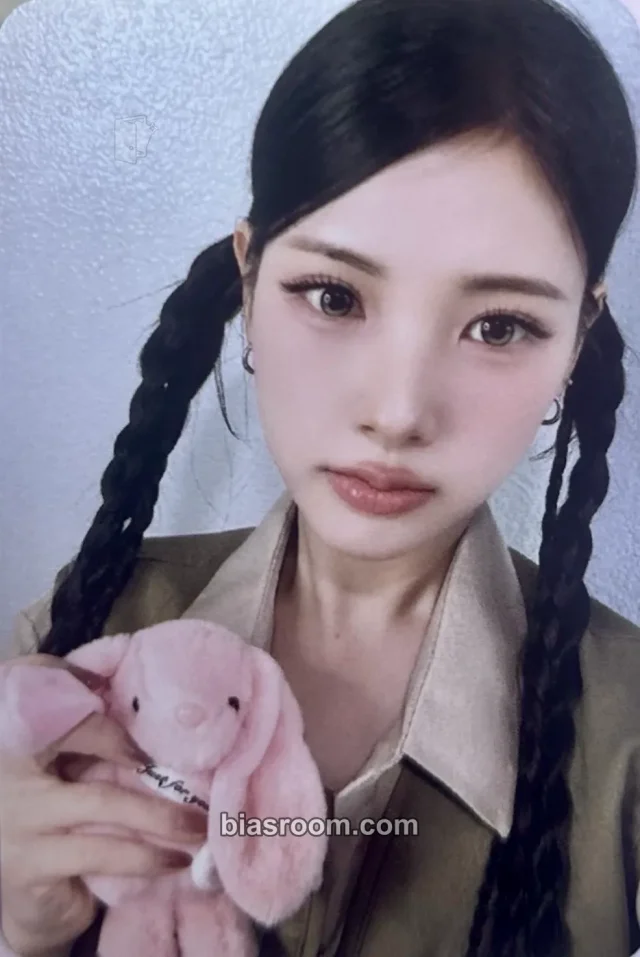 Yihyun Baby DONT Cry SBS Inkigayo MC K-pop photocard