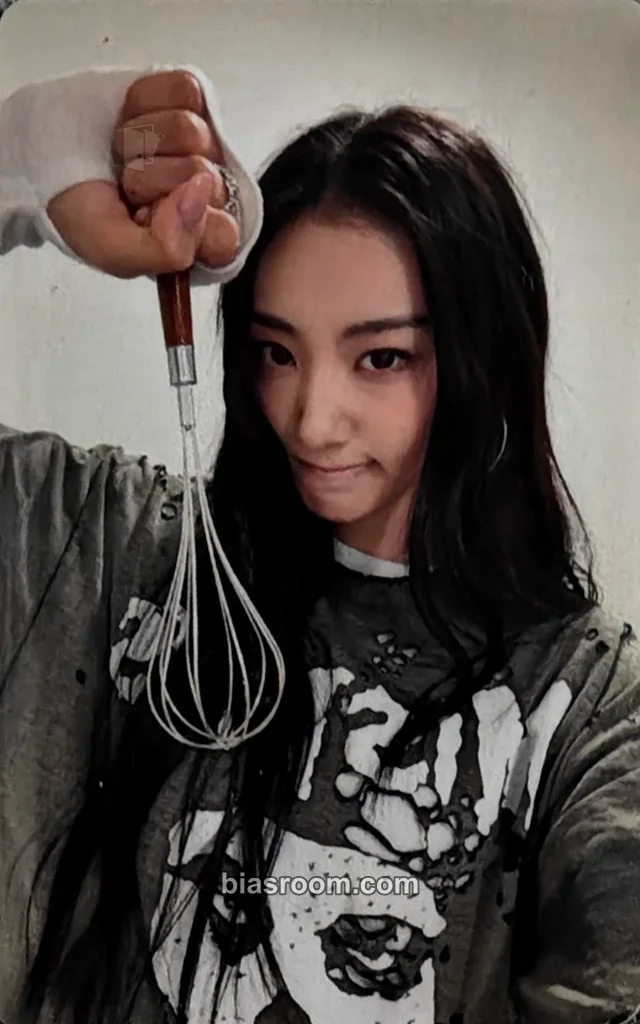 Gawon MEOVV GO HARD K-pop photocard