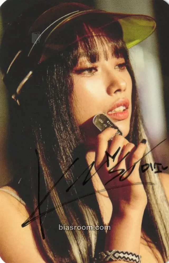 Miso GIRLSGIRLS BLESSED (Miso Solo) K-pop photocard