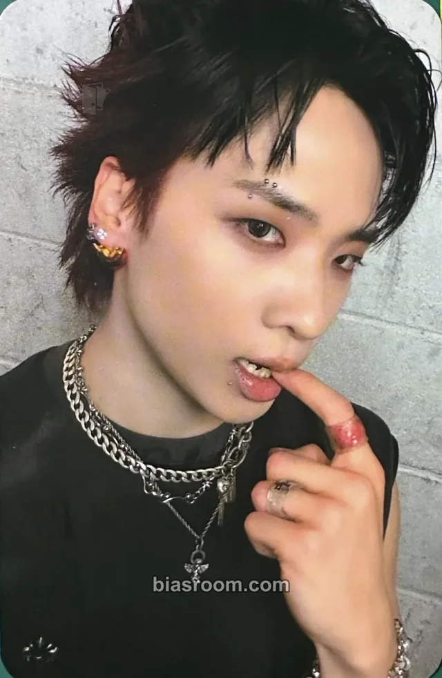 Castle J MCND Devil Youth Club K-pop photocard