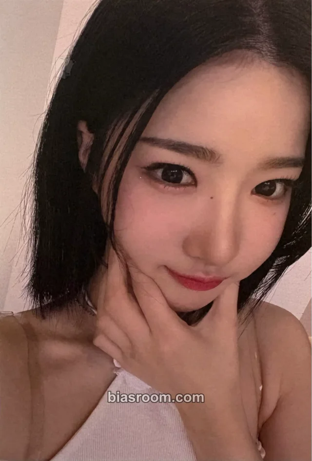 Photocard K-pop Yooyeon tripleS Mujuk