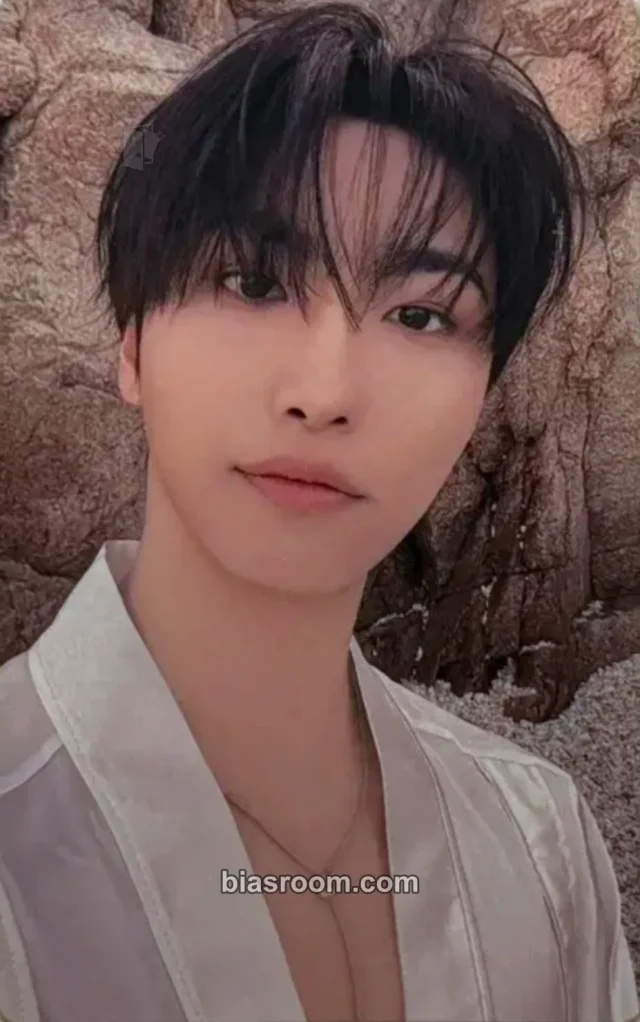 Photocard K-pop di Seonghwa ATEEZ Blue Drift MD - 8th Anniversary