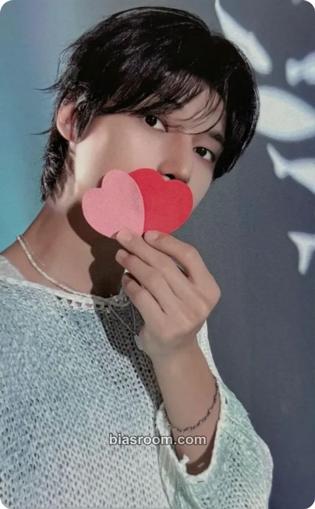 Photocard K-pop di Wooyoung ATEEZ Blue Drift MD - 8th Anniversary