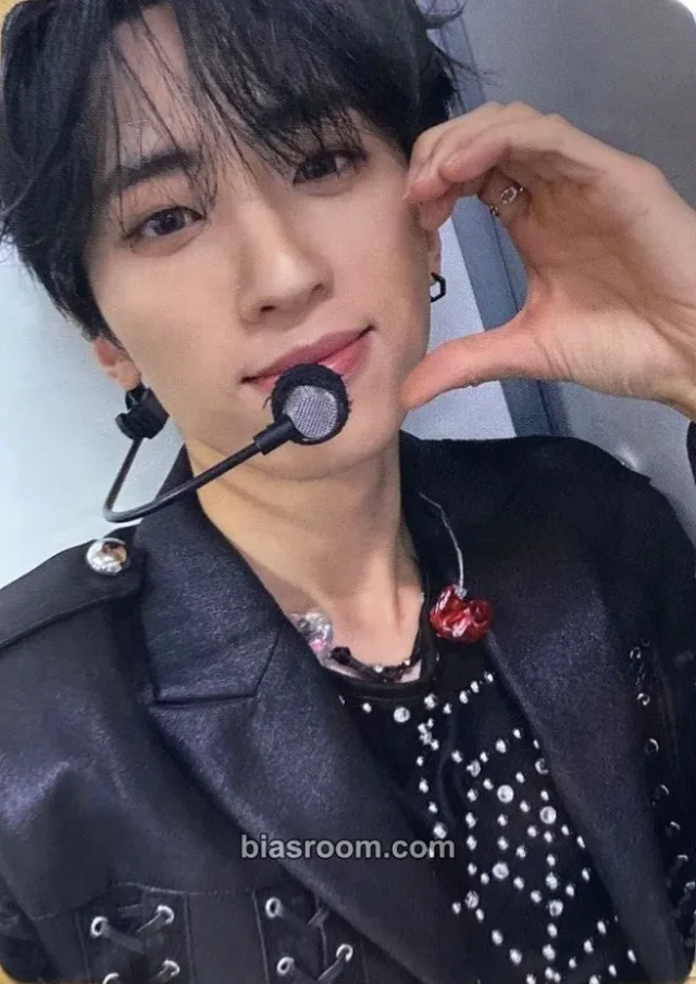 Fengfan INI XQUARE MASTERPIECE – LIVE FILM K-pop photocard