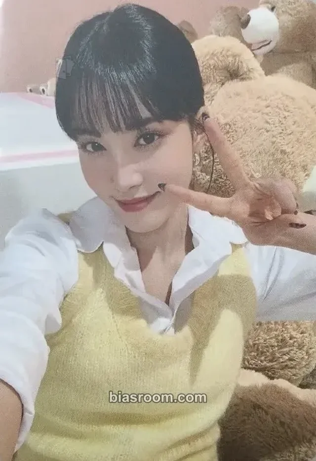 Yoon STAYC Teddy Bear (Japanese Ver.) K-pop photocard