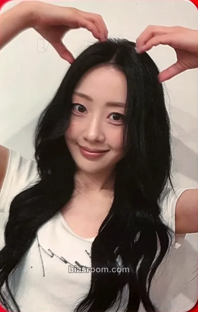 Yves Yves  Nail K-pop photocard