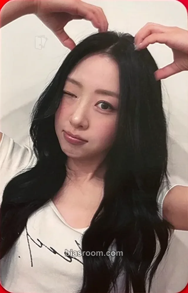 Yves Yves  Nail K-pop photocard