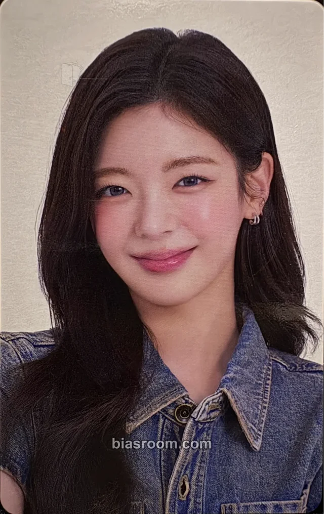 Lia ITZY JYP FLAGSHIP TOKYO K-pop photocard