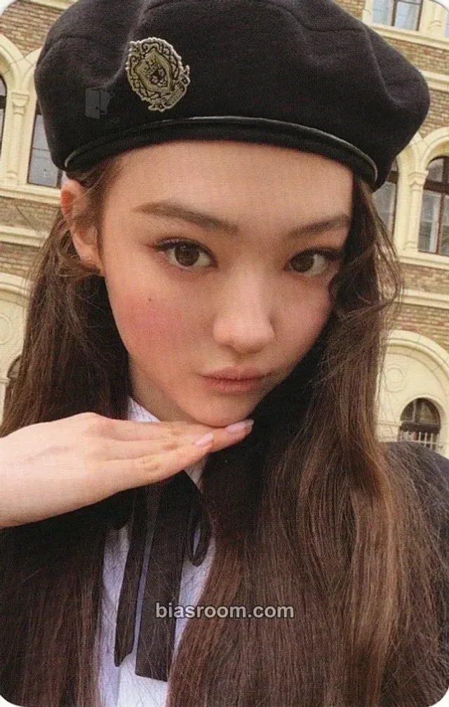 Ella MEOVV GO HARD K-pop photocard